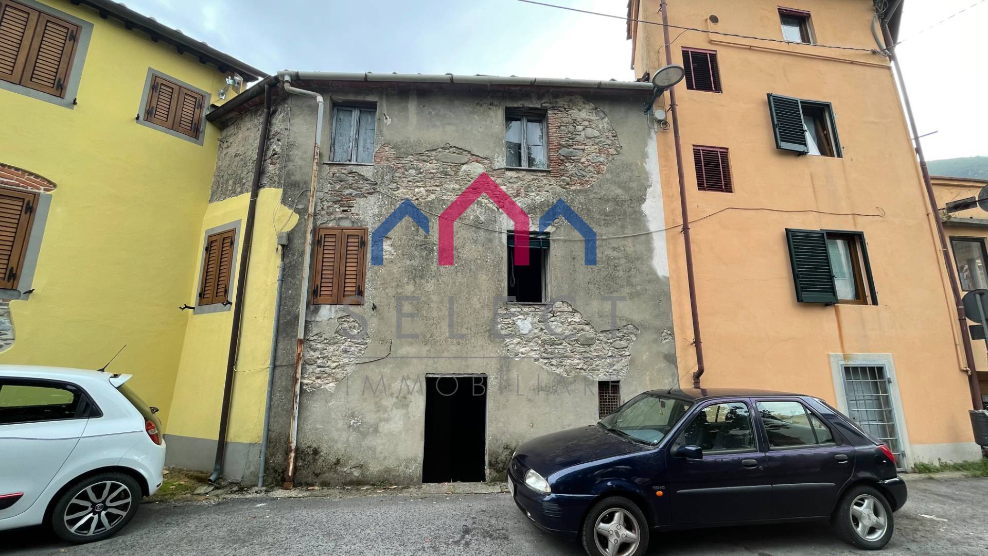 Casa indipendente da ristrutturare, Borgo a Mozzano diecimo