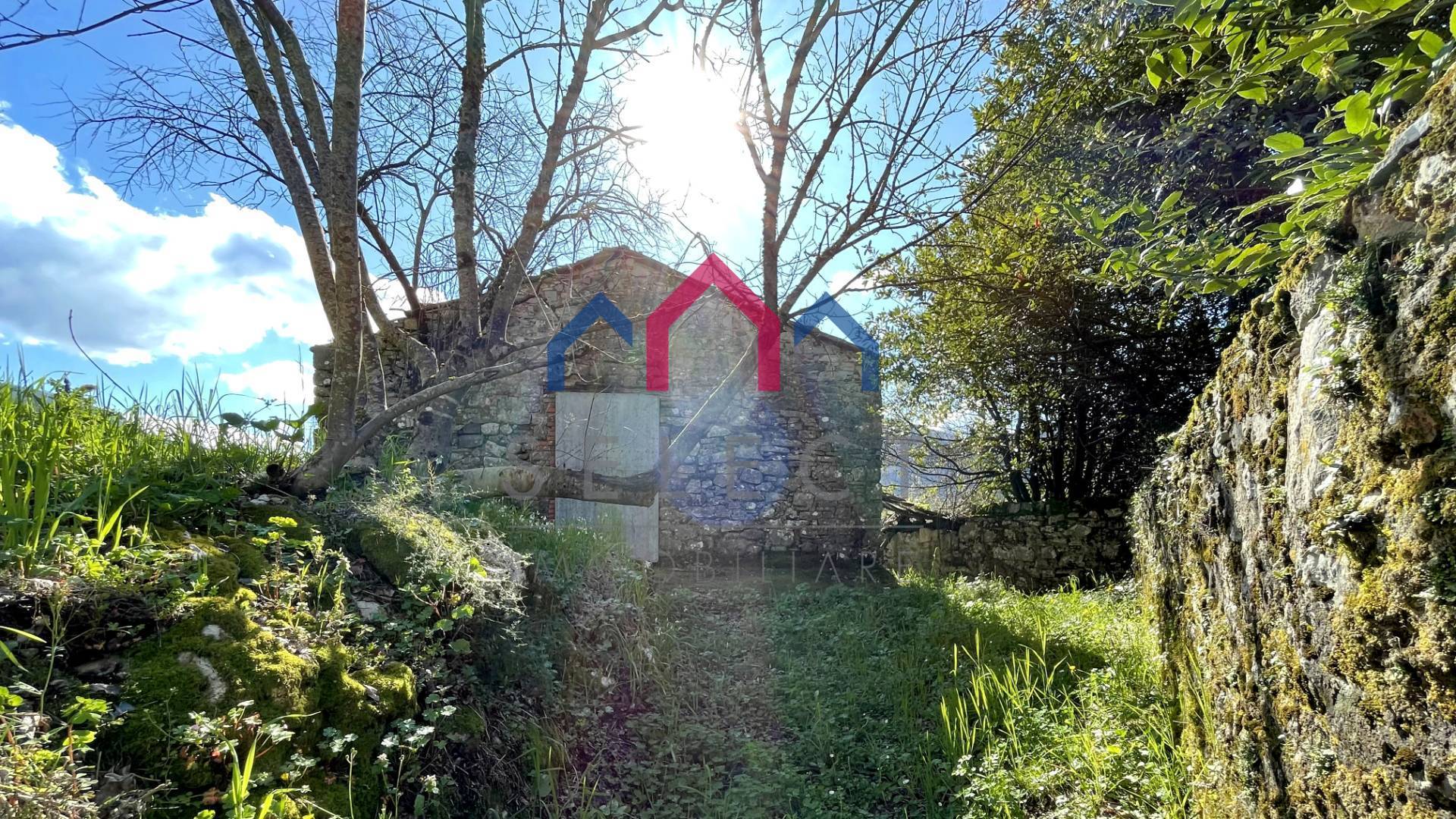 Rustico da ristrutturare, Pescaglia villa a roggio