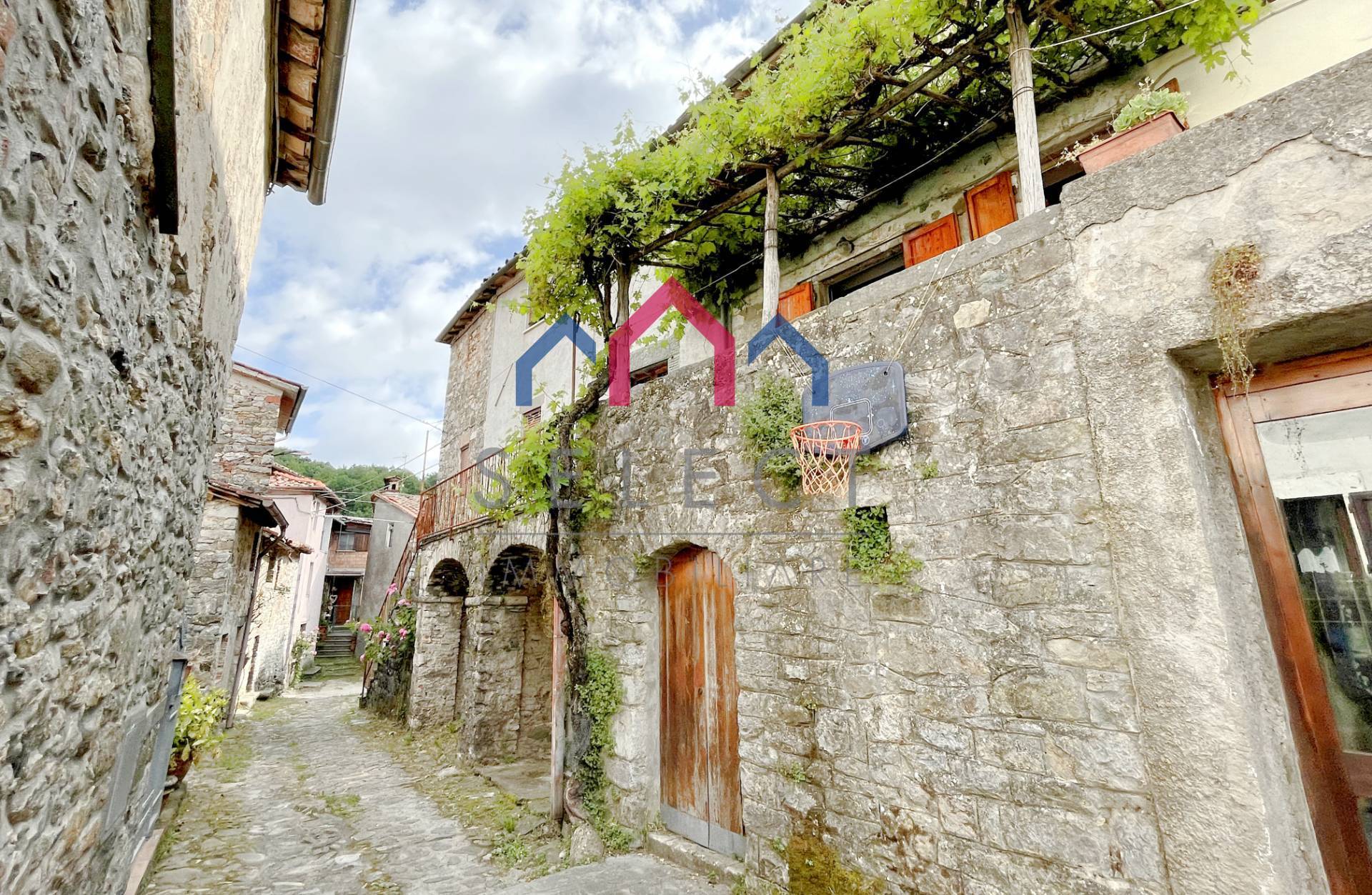Terratetto in vendita a Borgo a Mozzano, San Romano
