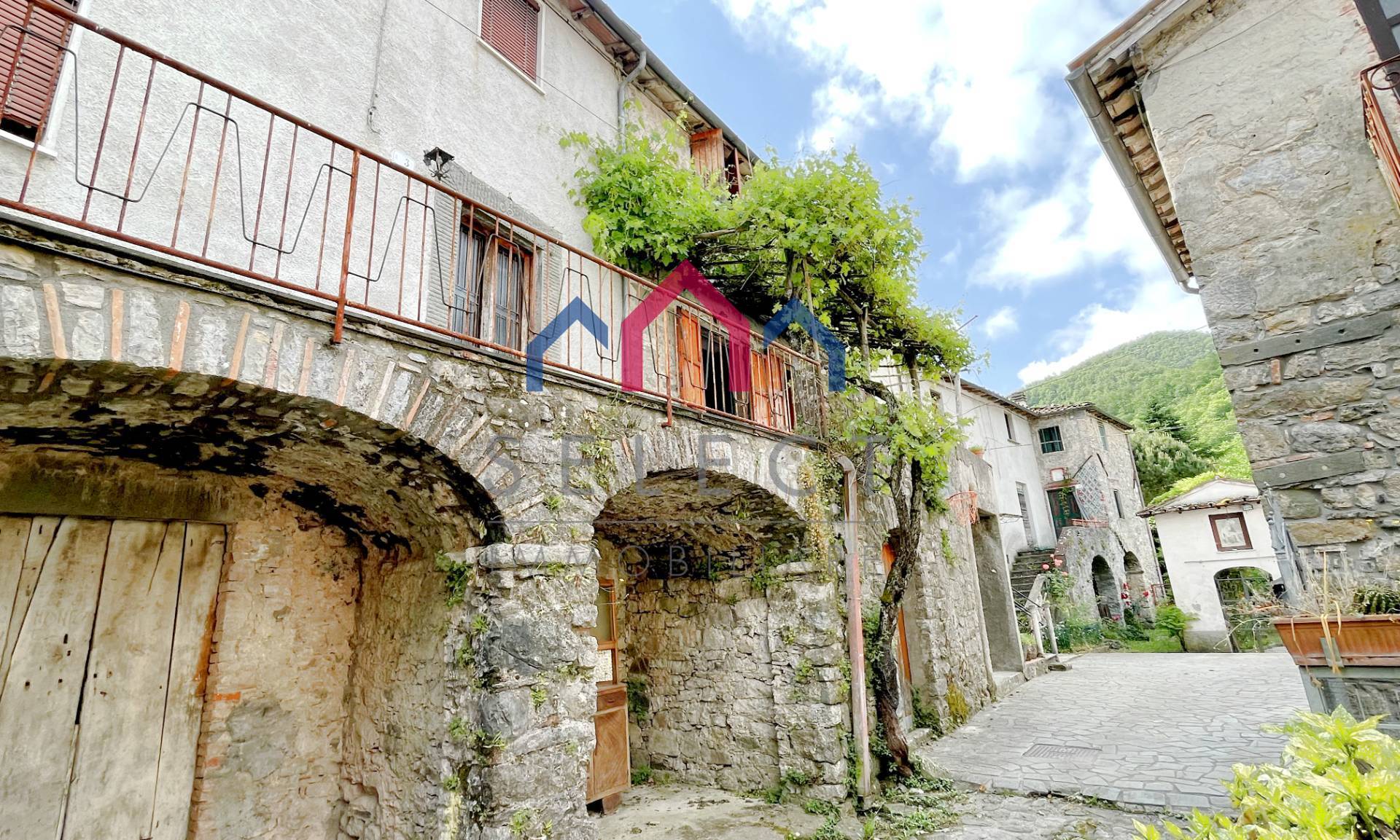 Terratetto in vendita a Borgo a Mozzano, San Romano