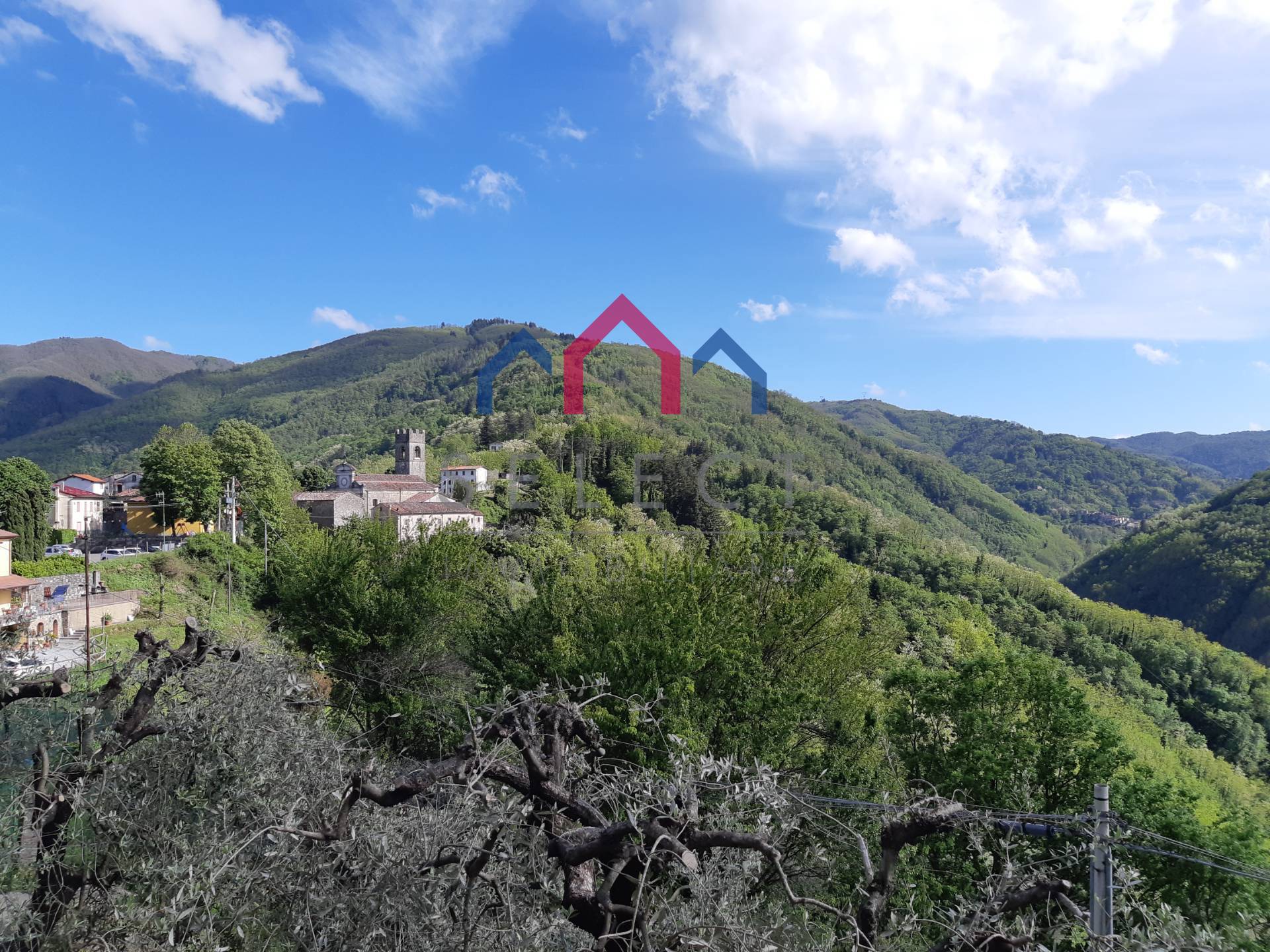 Appartamento indipendente in vendita a Bagni di Lucca, Lugliano