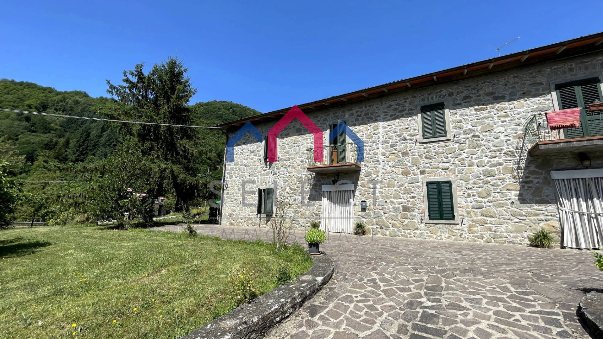 Rustico in vendita a Piazza al Serchio, Nicciano