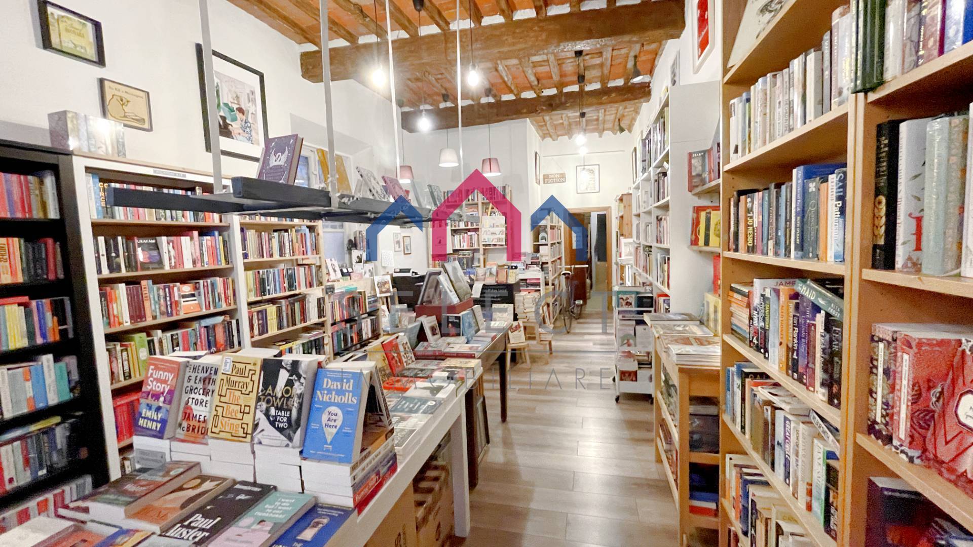 Locale commerciale in vendita a Lucca, Centro storico