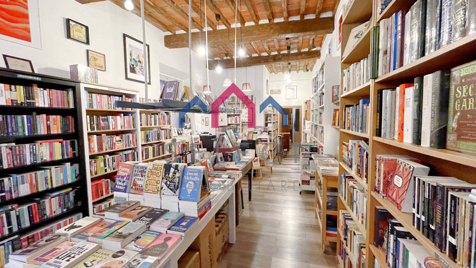 Locale commerciale in vendita a Lucca, Centro storico