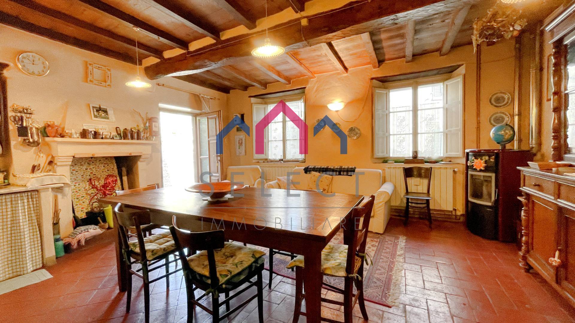 Appartamento indipendente in vendita a Borgo a Mozzano, Cune