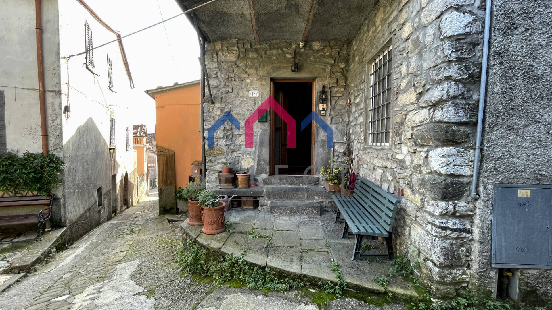Appartamento indipendente in vendita a Borgo a Mozzano, Cune