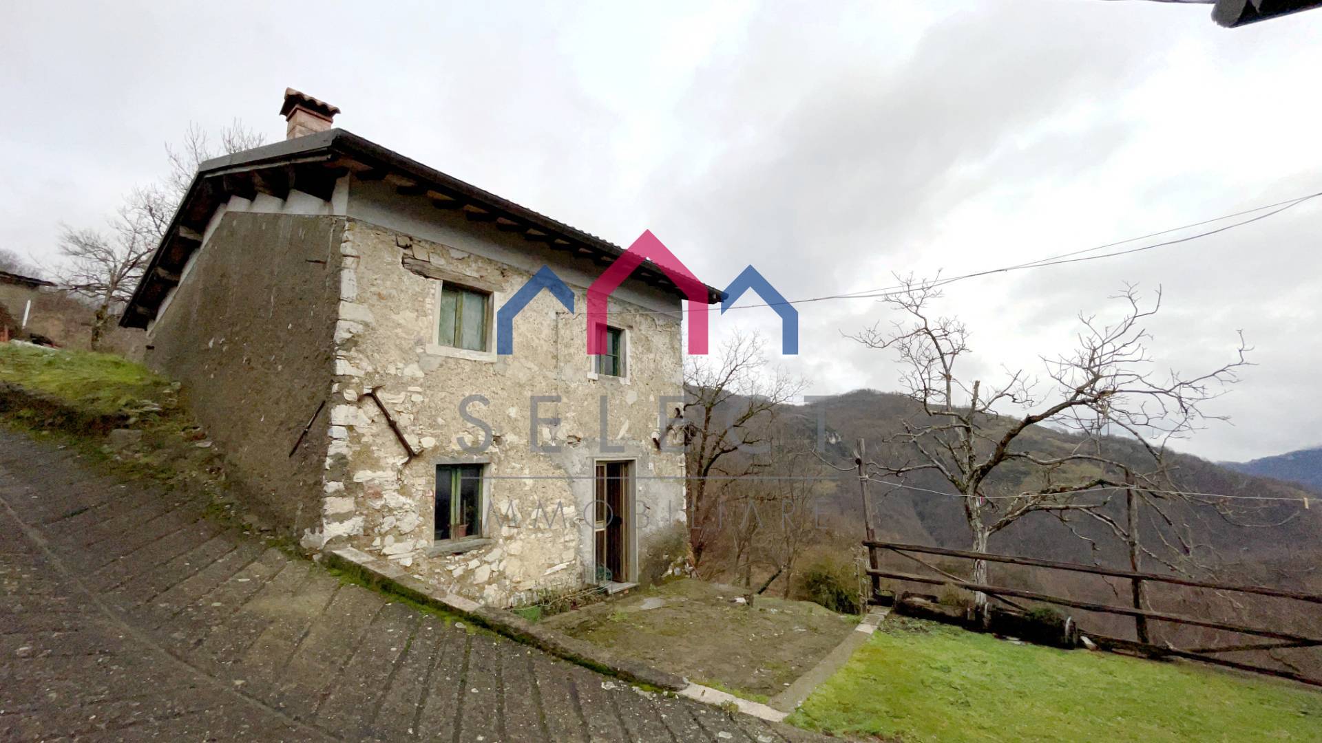 Rustico in vendita a Castelnuovo di Garfagnana