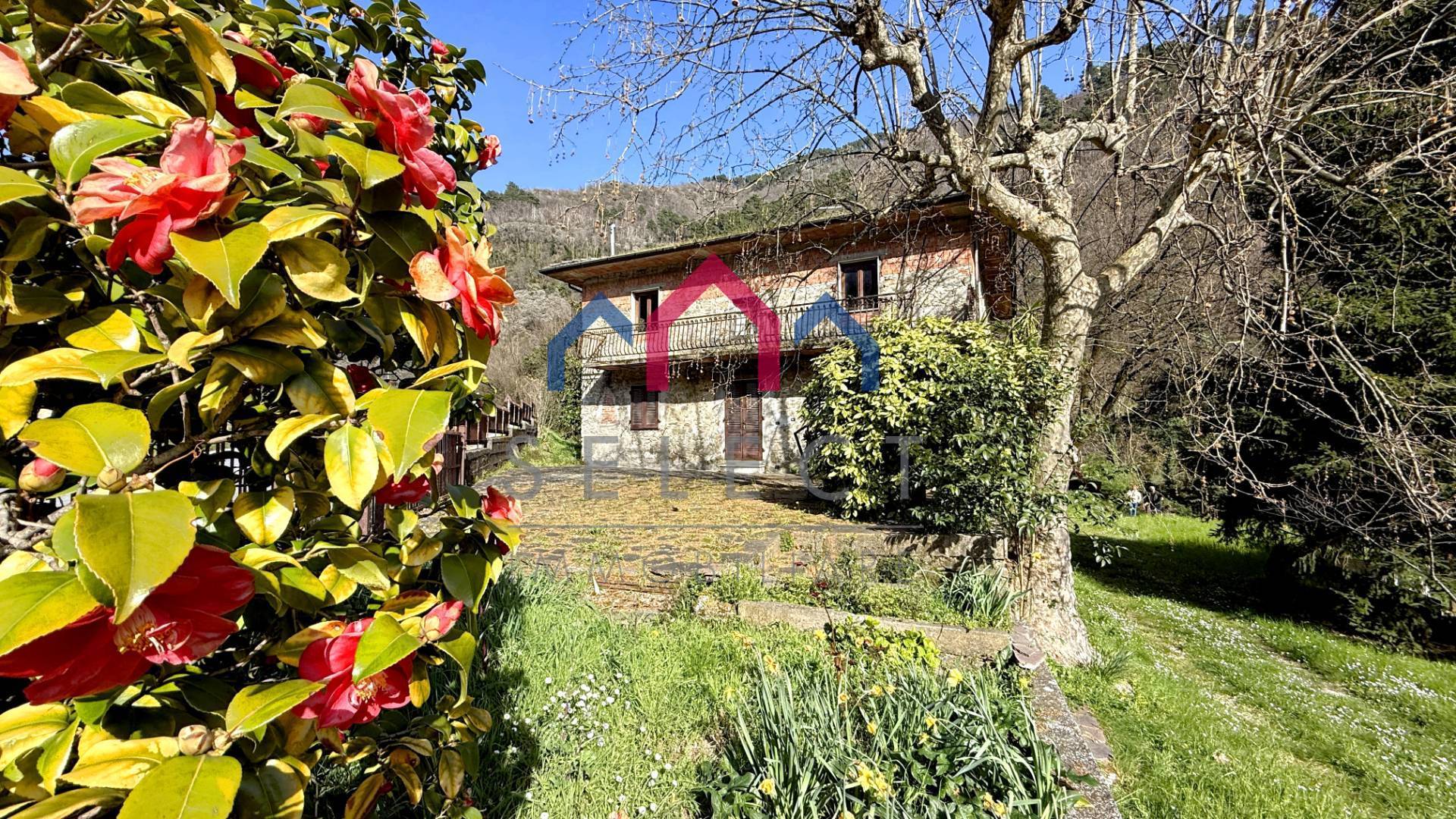 Casa indipendente in vendita a Villa Basilica