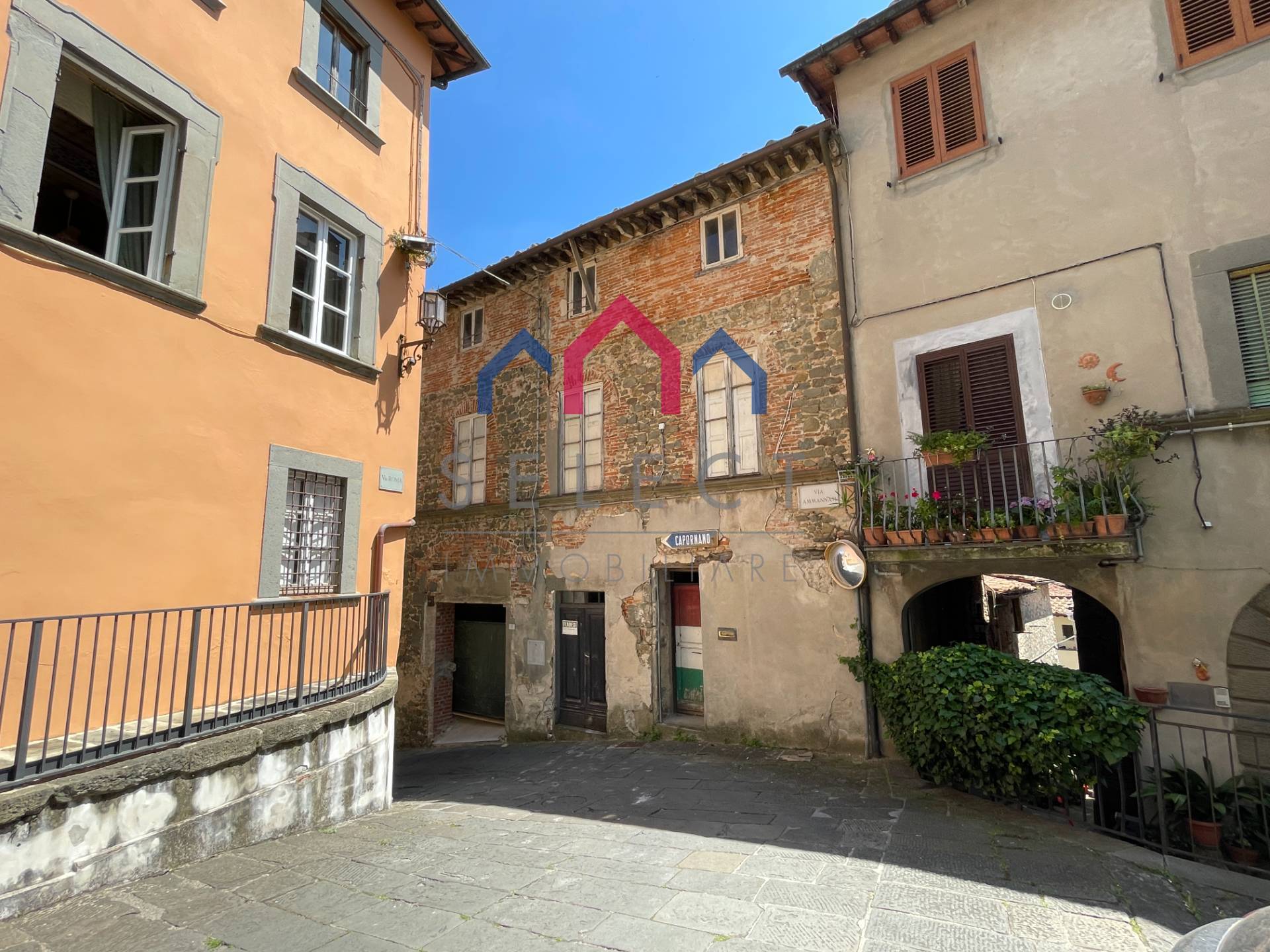 Palazzi in vendita a Villa Basilica