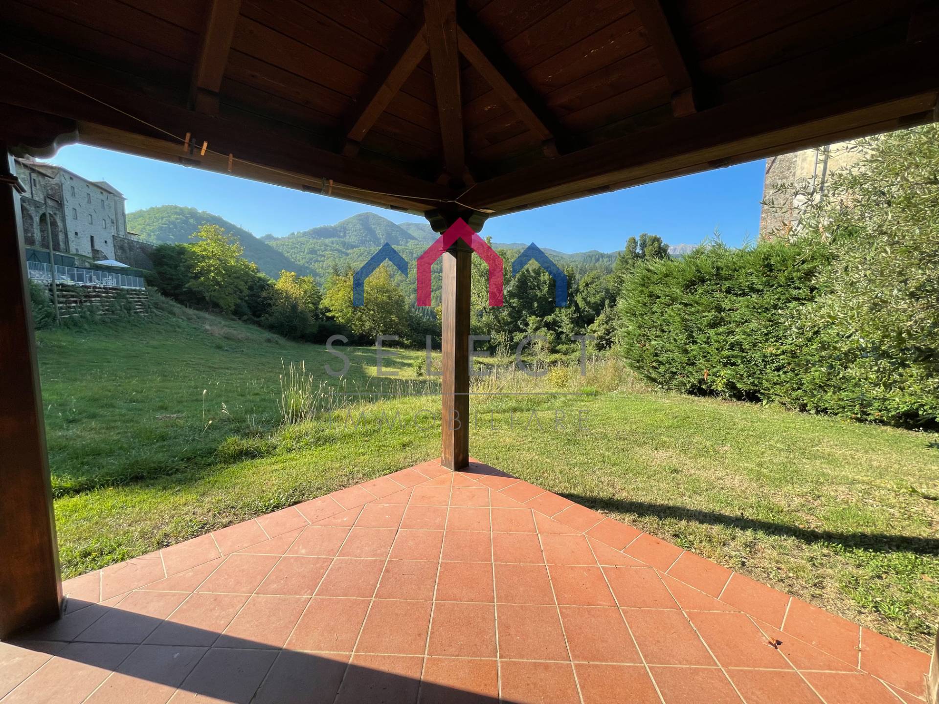 Villa in vendita a Piazza al Serchio, Nicciano