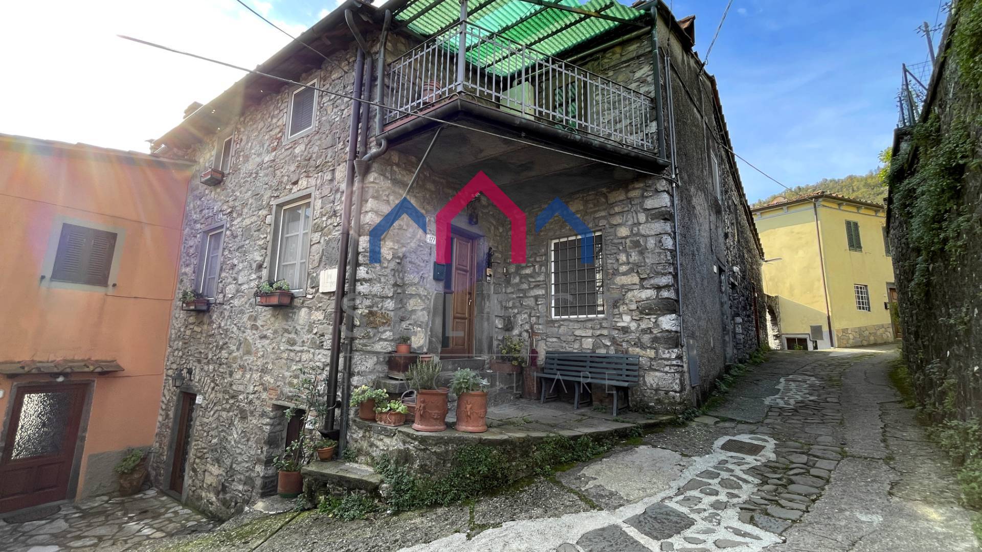 Appartamento indipendente in vendita a Borgo a Mozzano, Cune