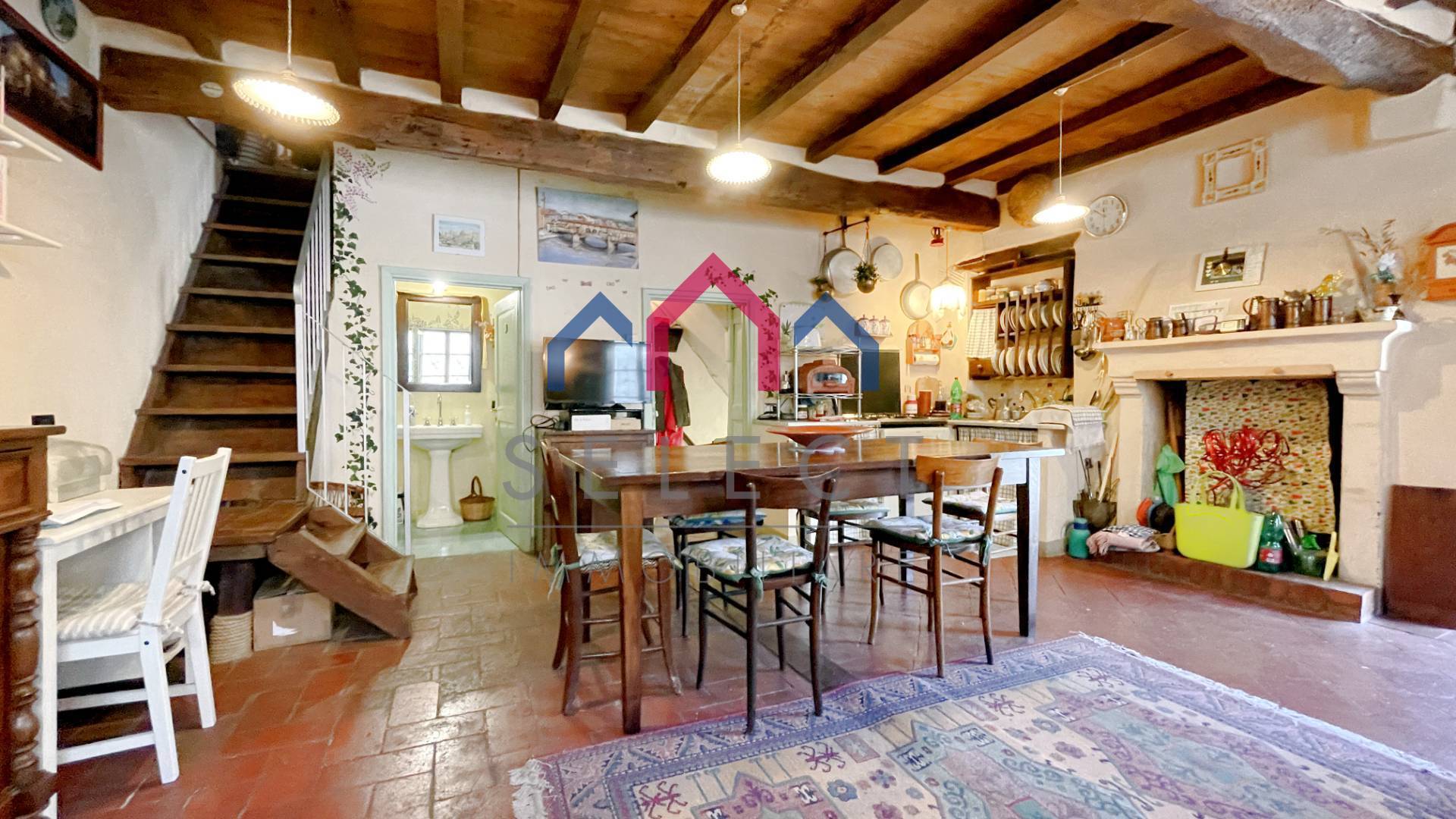 Appartamento indipendente in vendita a Borgo a Mozzano, Cune