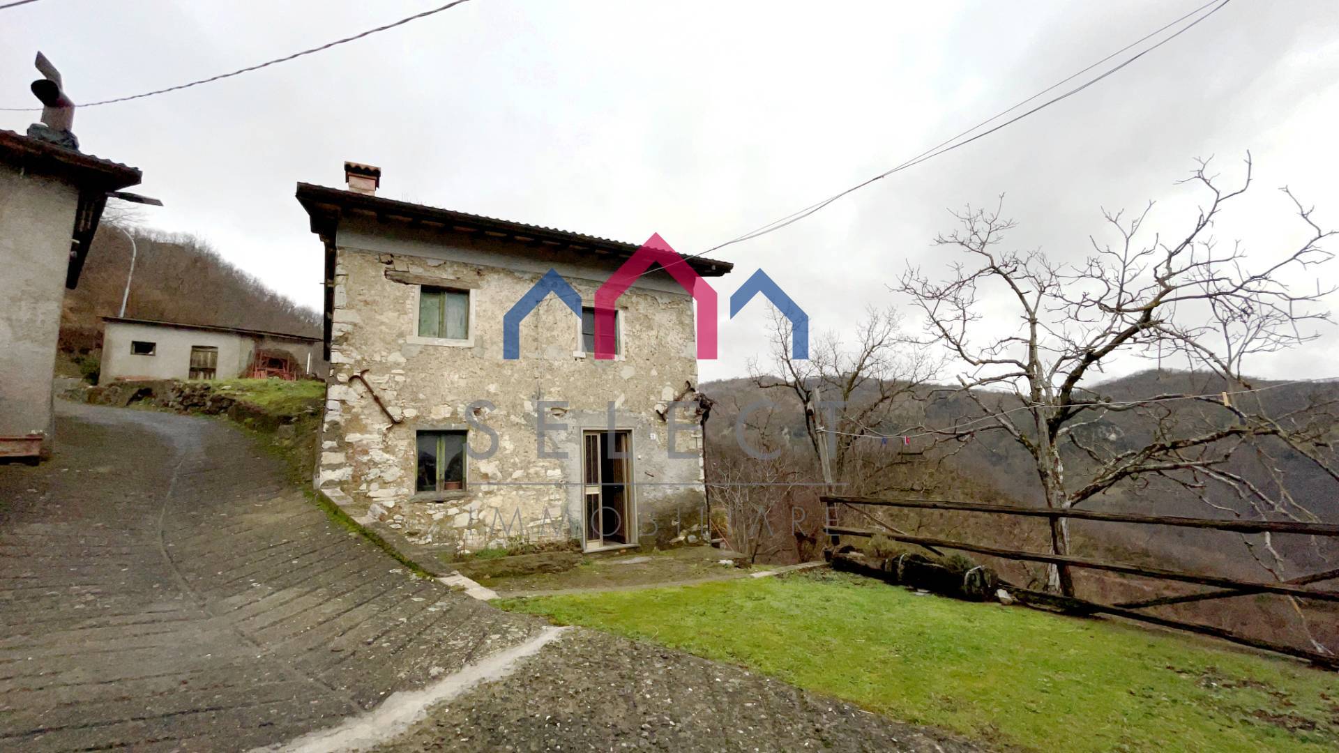 Rustico in vendita a Castelnuovo di Garfagnana