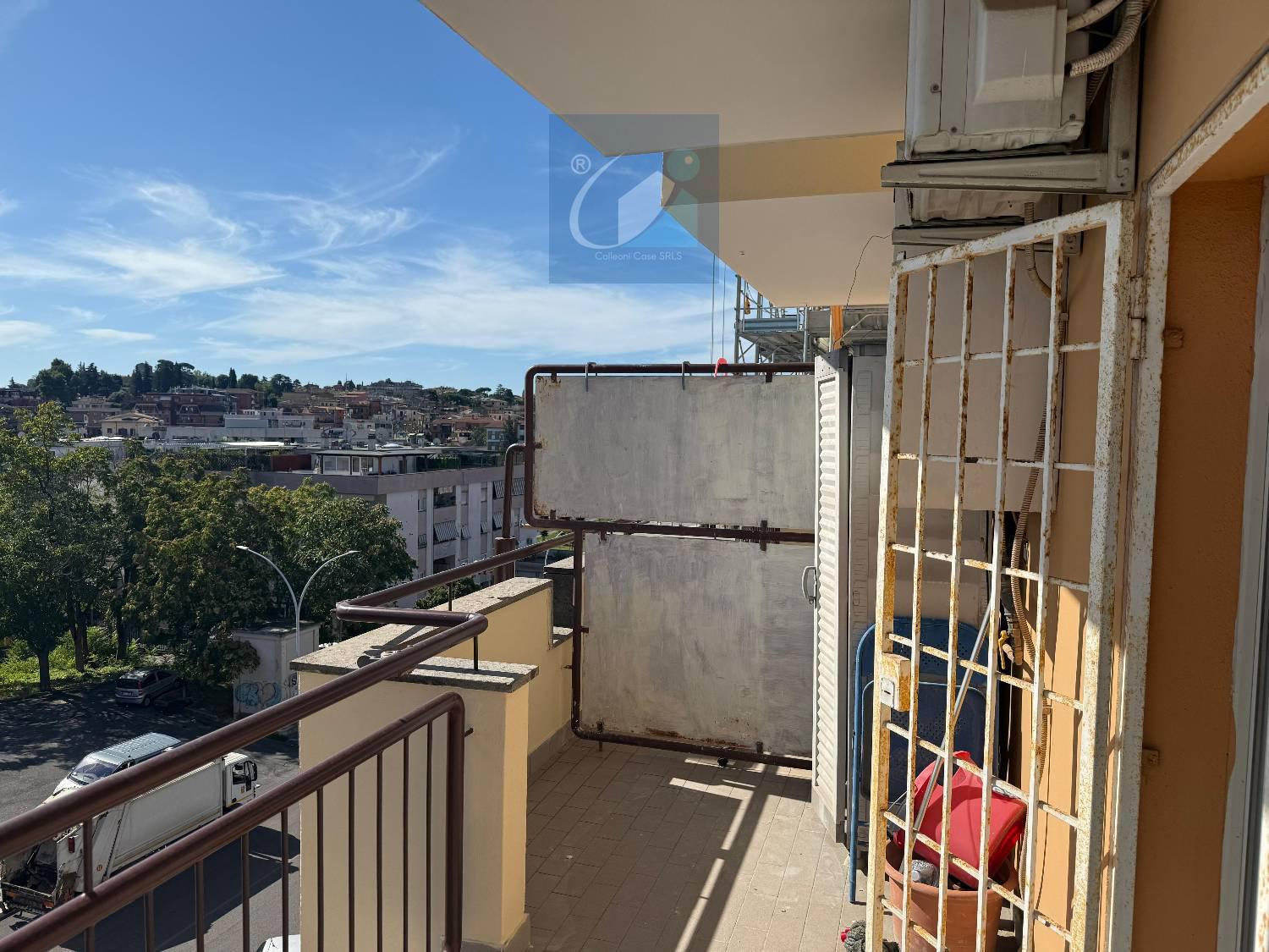 Trilocale con box a Mentana