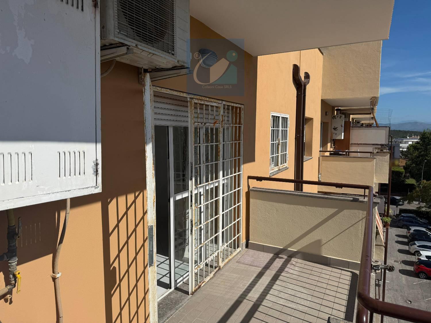 Trilocale con box a Mentana