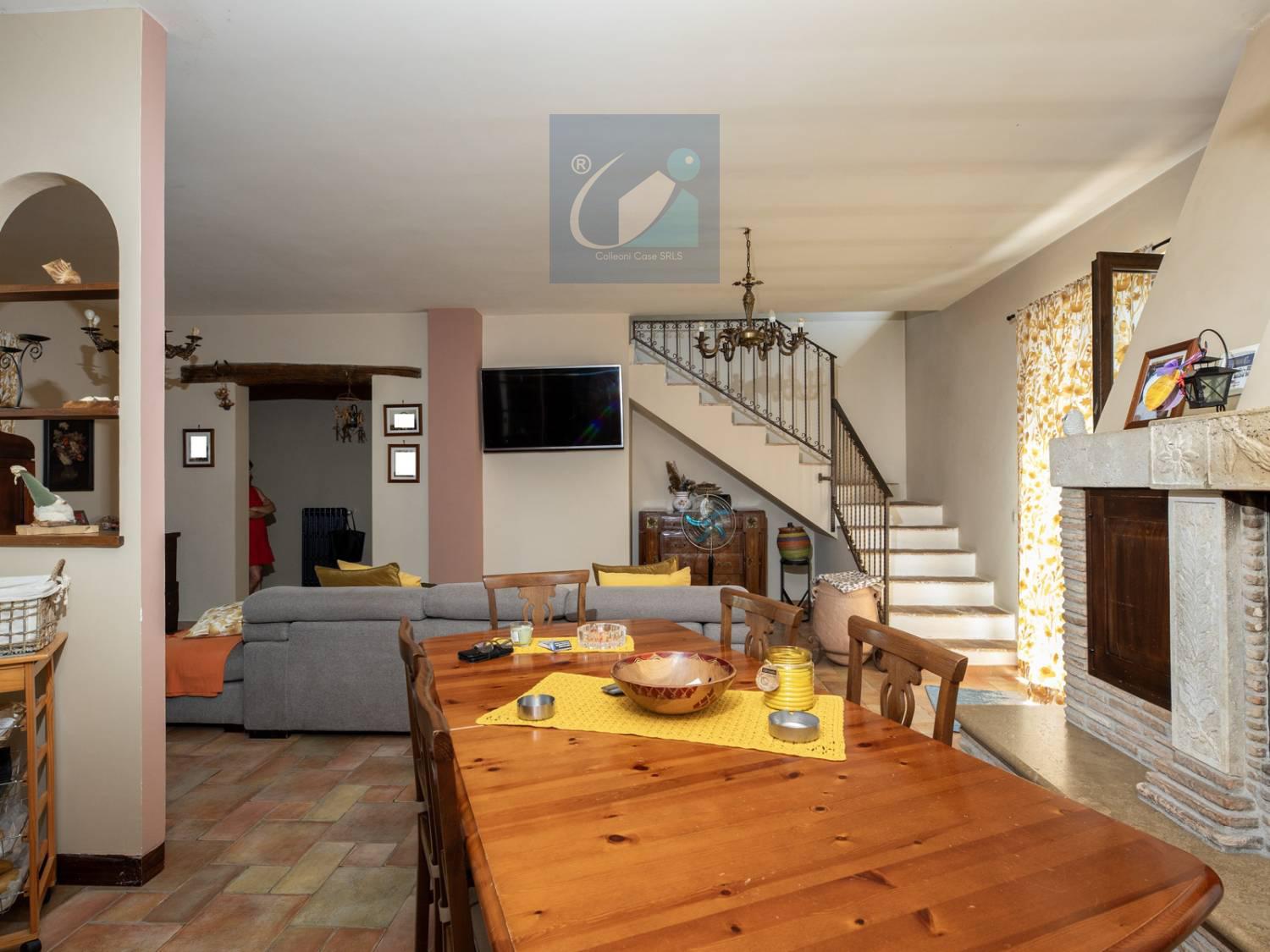 Villa con giardino a Montelibretti