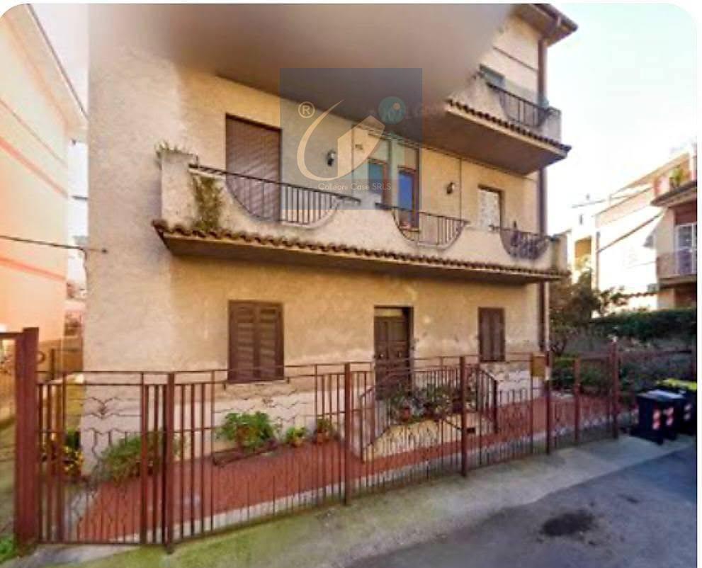 Quadrilocale da ristrutturare a Monterotondo