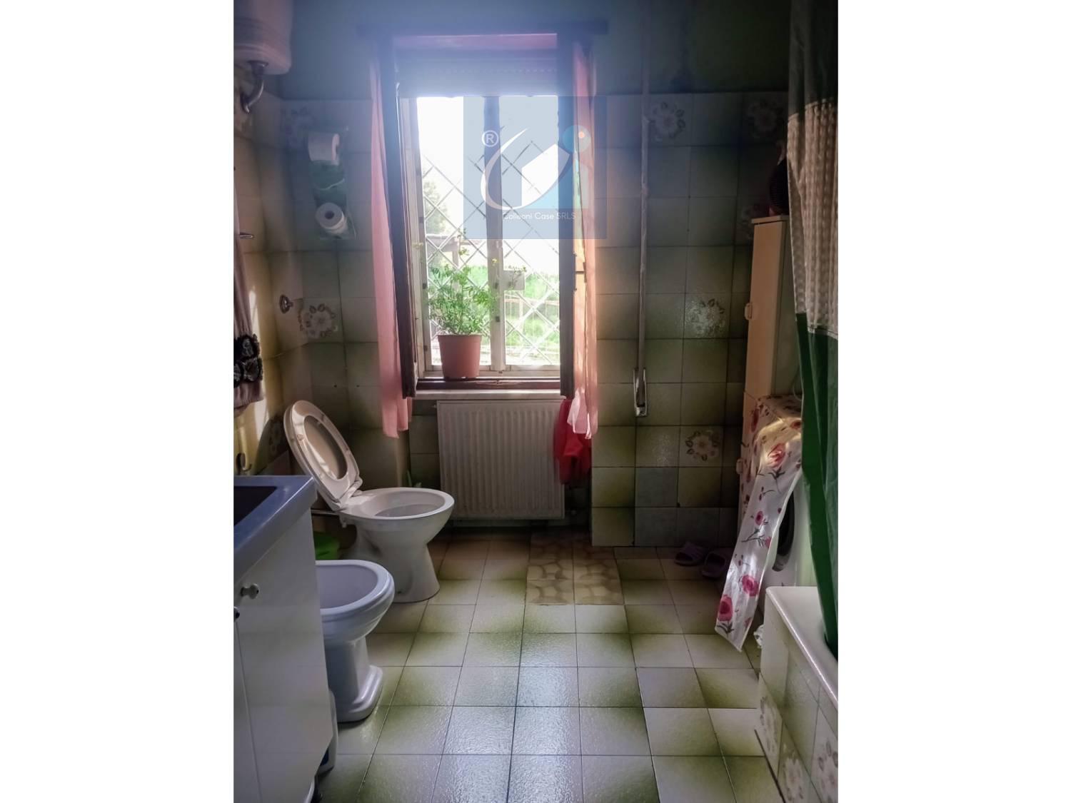 Trilocale da ristrutturare a Mentana