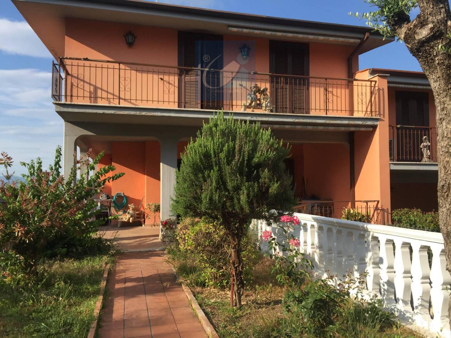 Villa Bifamiliare con giardino a Mentana