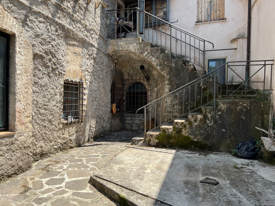 Casa indipendente con giardino a Trevi