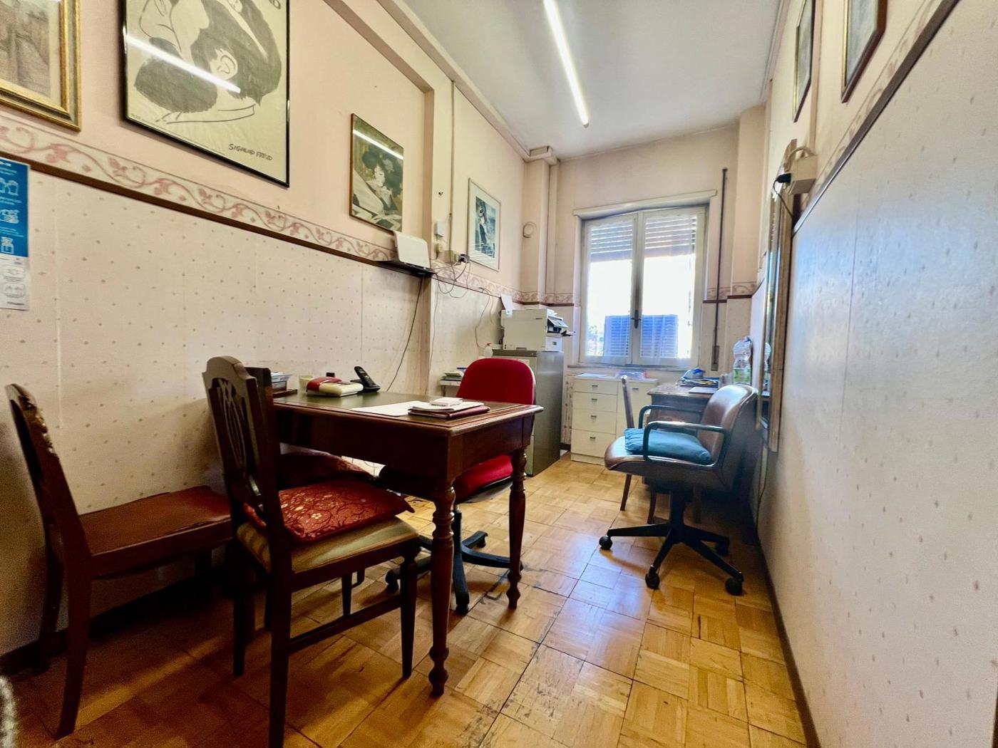 Trilocale con box a Roma