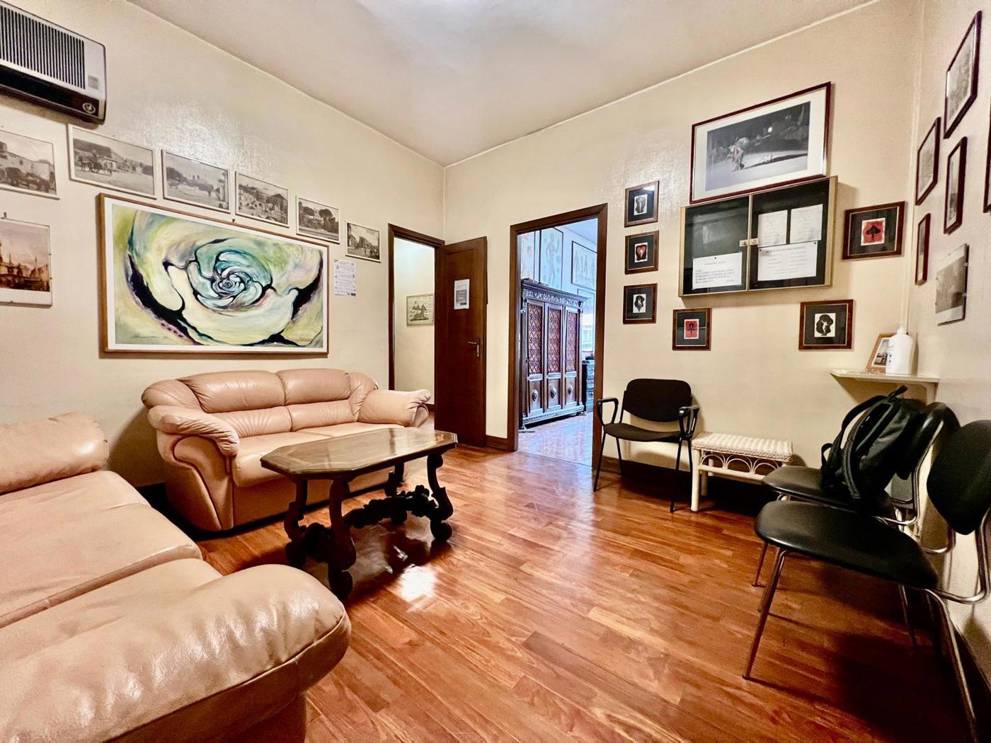 Trilocale con box a Roma