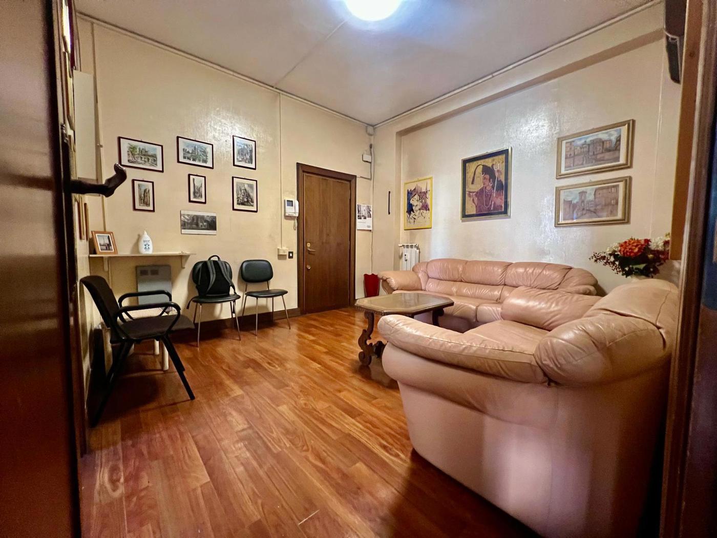 Trilocale con box a Roma