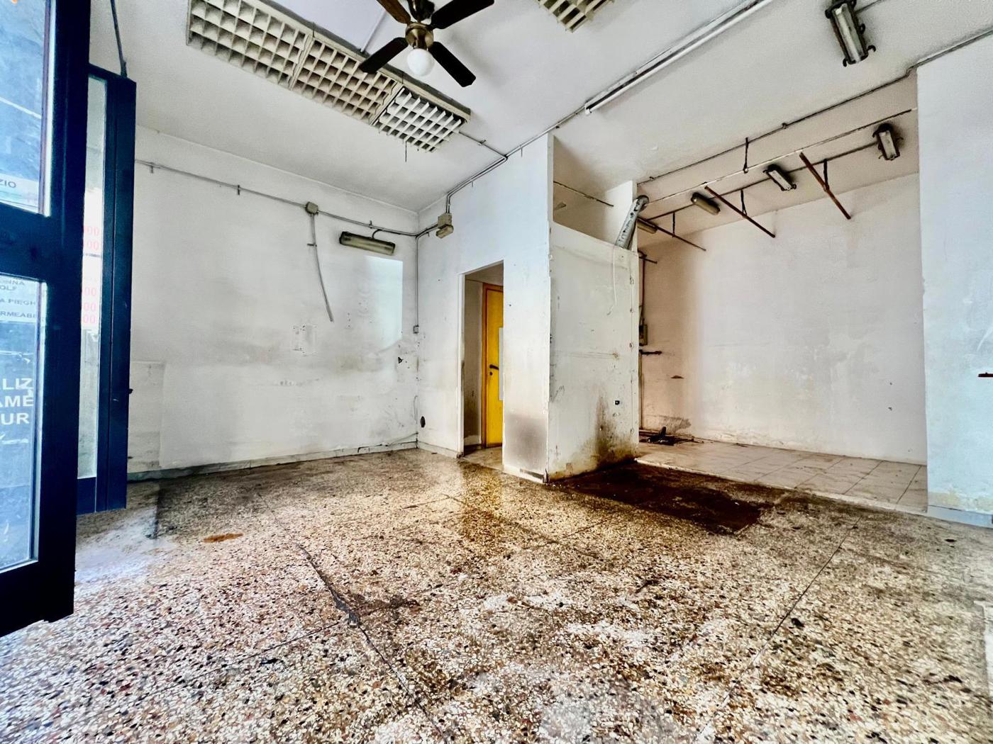 Negozio da ristrutturare a Roma