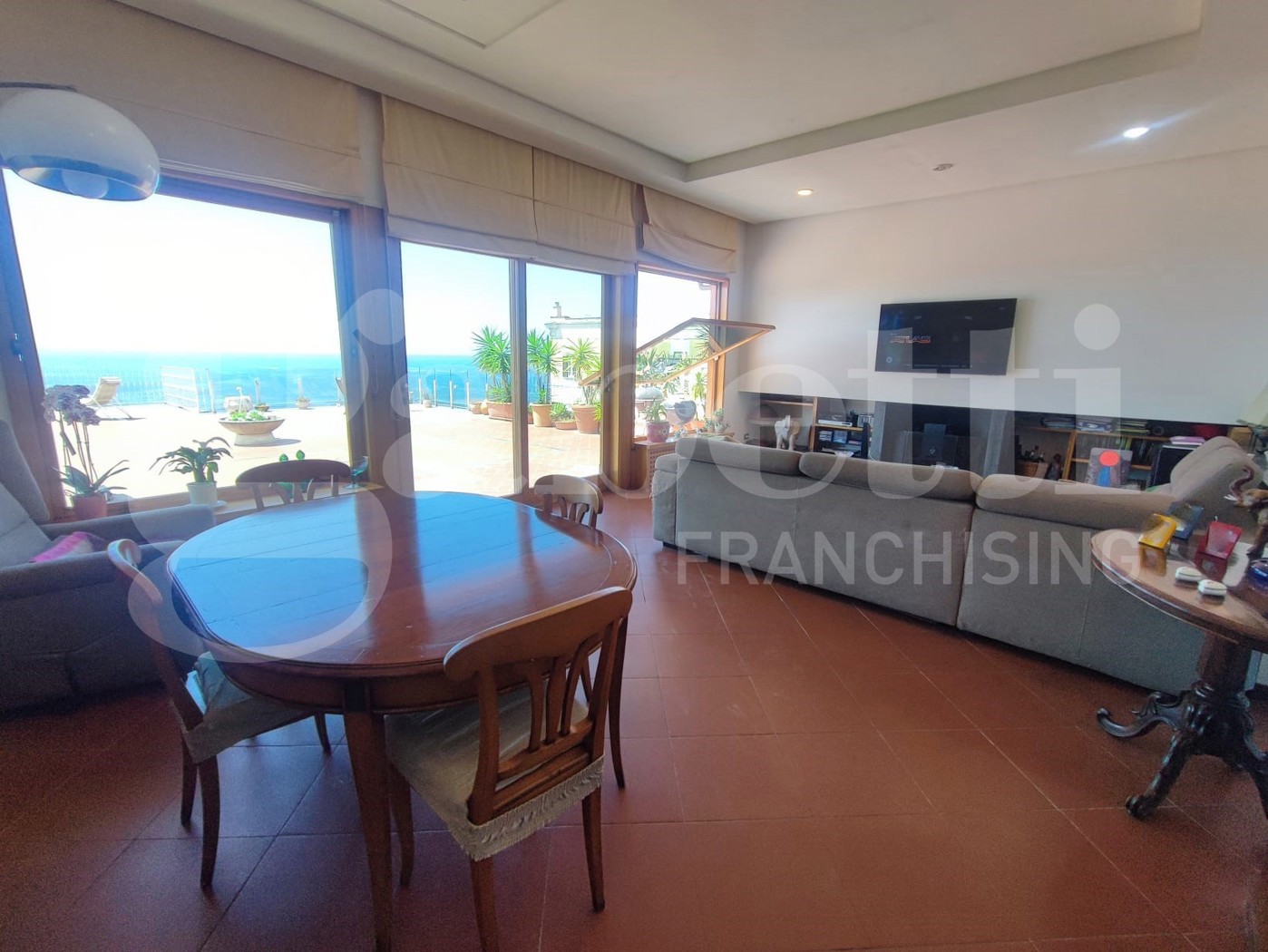 Appartamento in vendita a Napoli