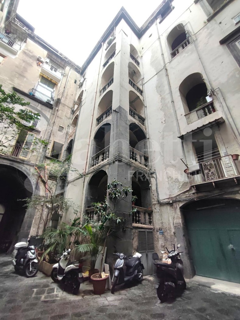 Monolocale da ristrutturare a Napoli