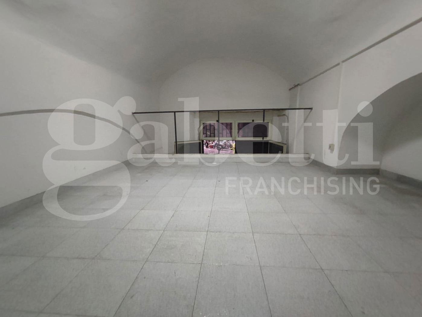 Monolocale da ristrutturare a Napoli