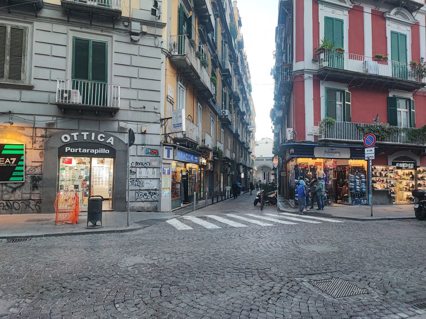 Negozio in vendita a Napoli