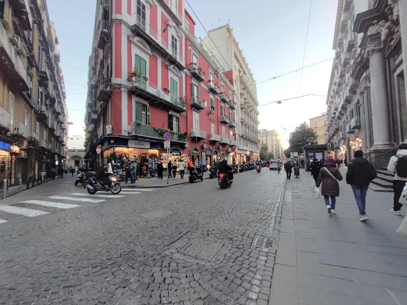 Negozio in vendita a Napoli