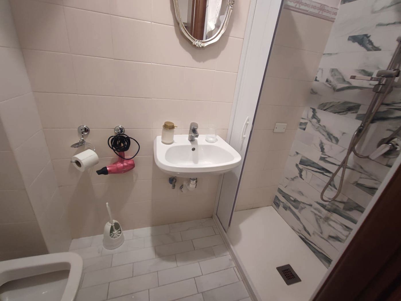 Monolocale arredato in affitto a Napoli