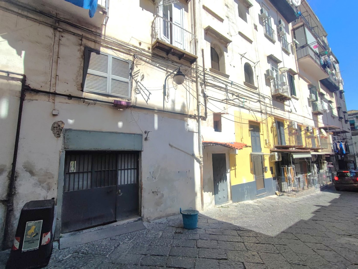 Magazzino in vendita a Napoli