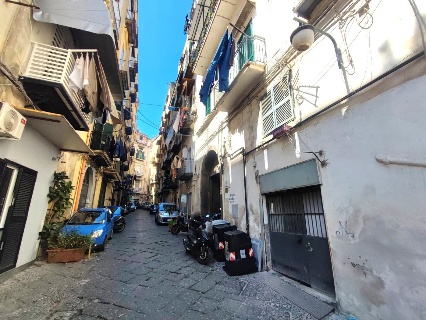 Magazzino in vendita a Napoli