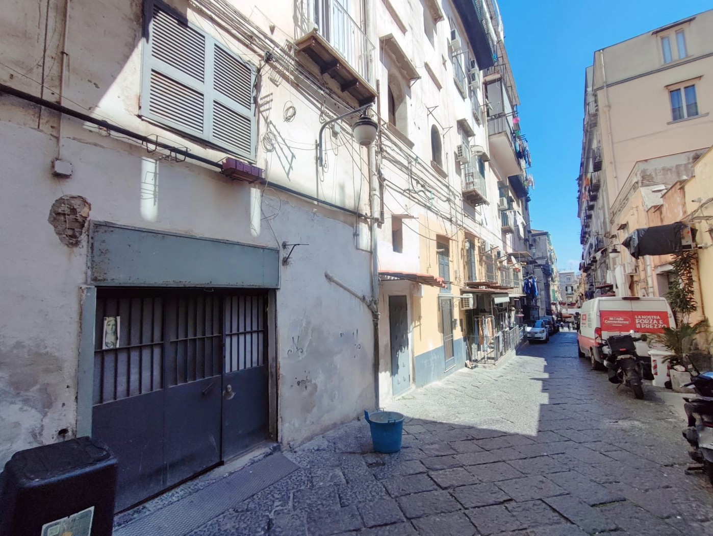 Magazzino in vendita a Napoli