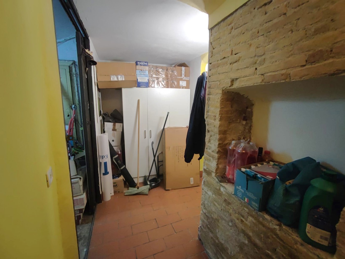 Magazzino in vendita a Napoli