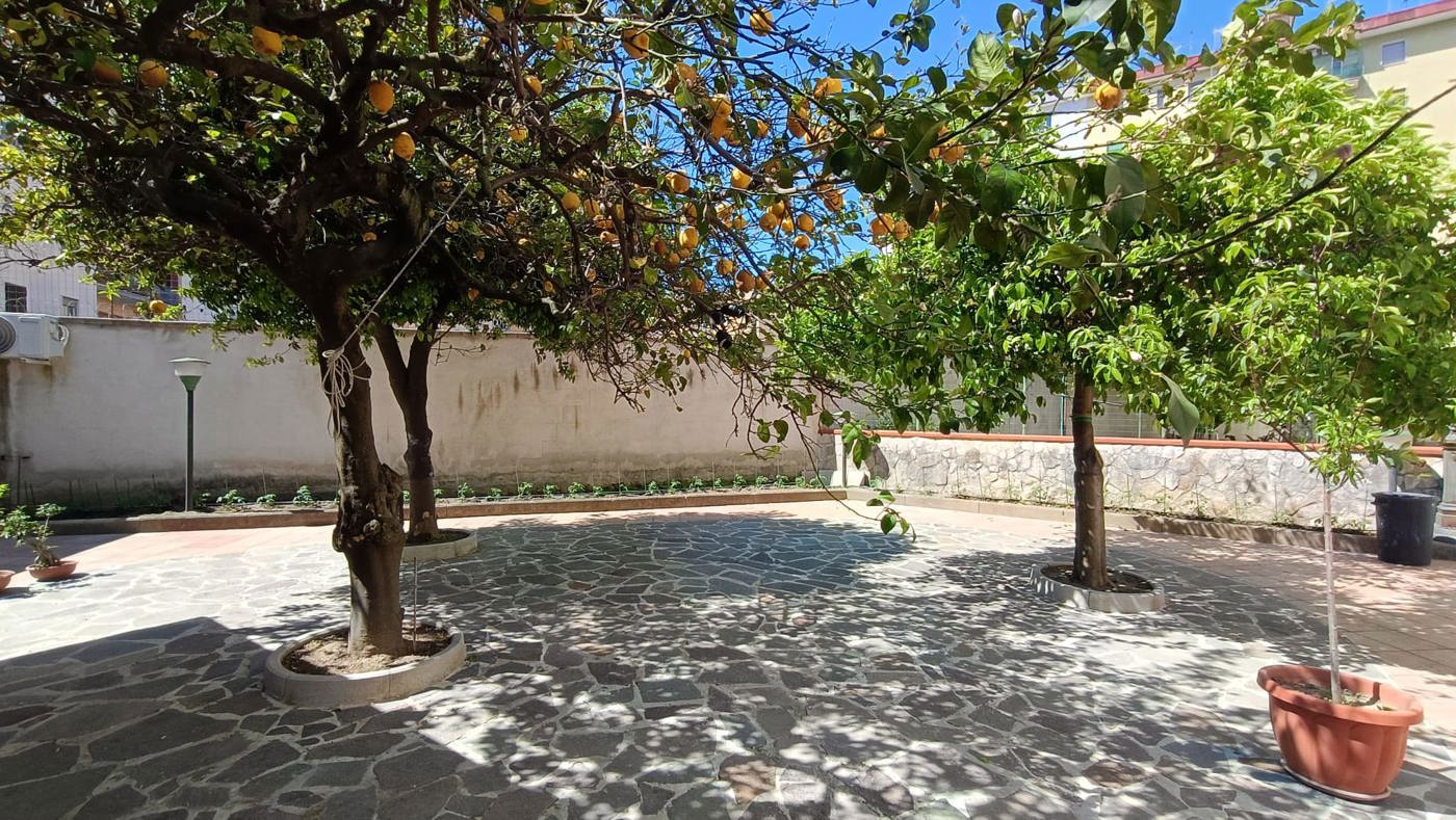Quadrilocale con giardino a Napoli