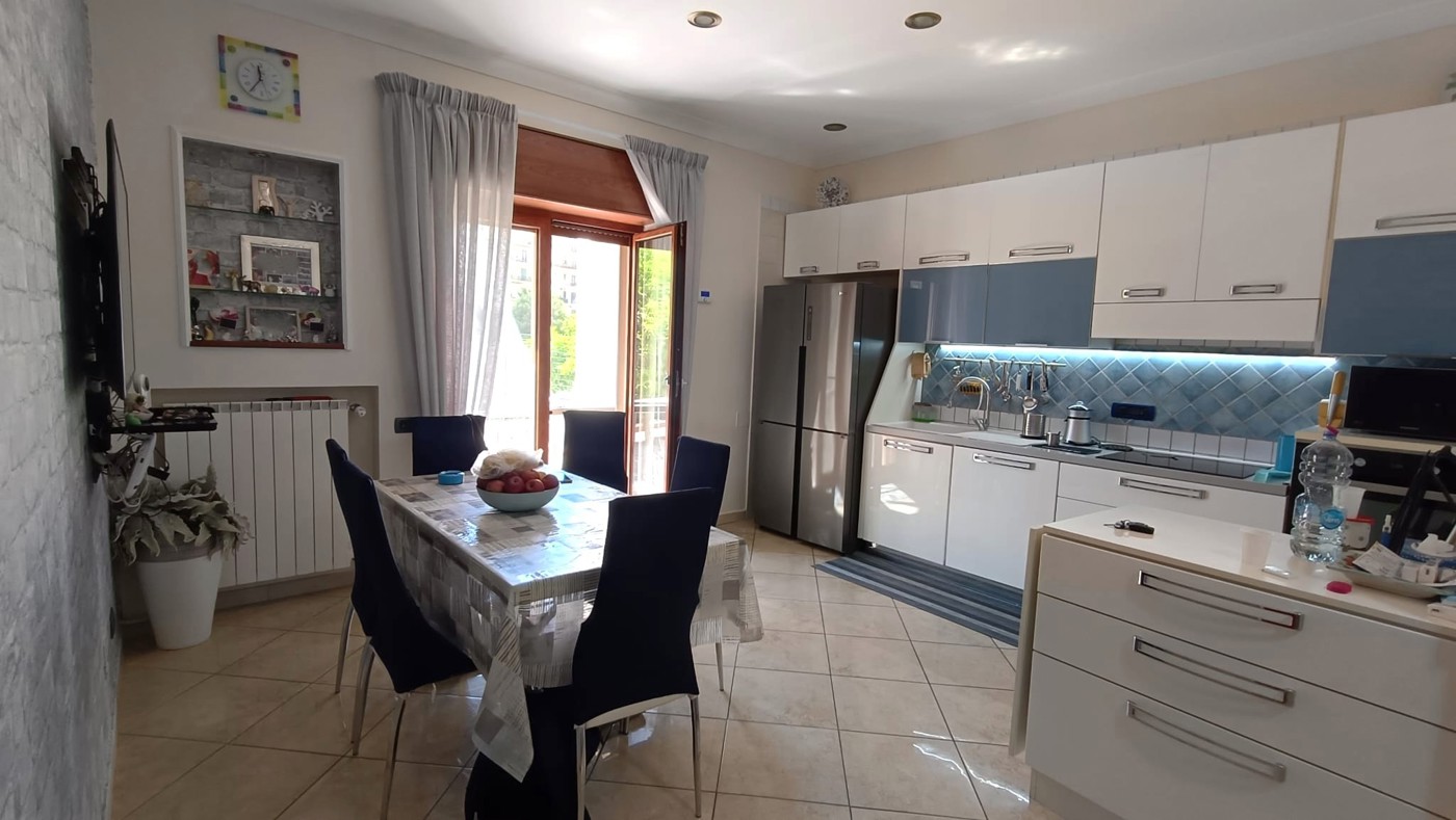 Quadrilocale con giardino a Napoli