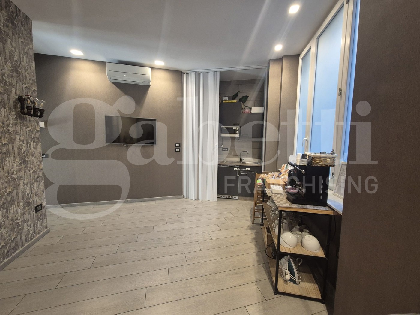 Quadrilocale in vendita a Napoli