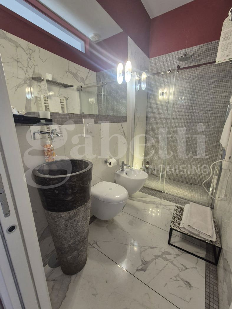 Quadrilocale in vendita a Napoli