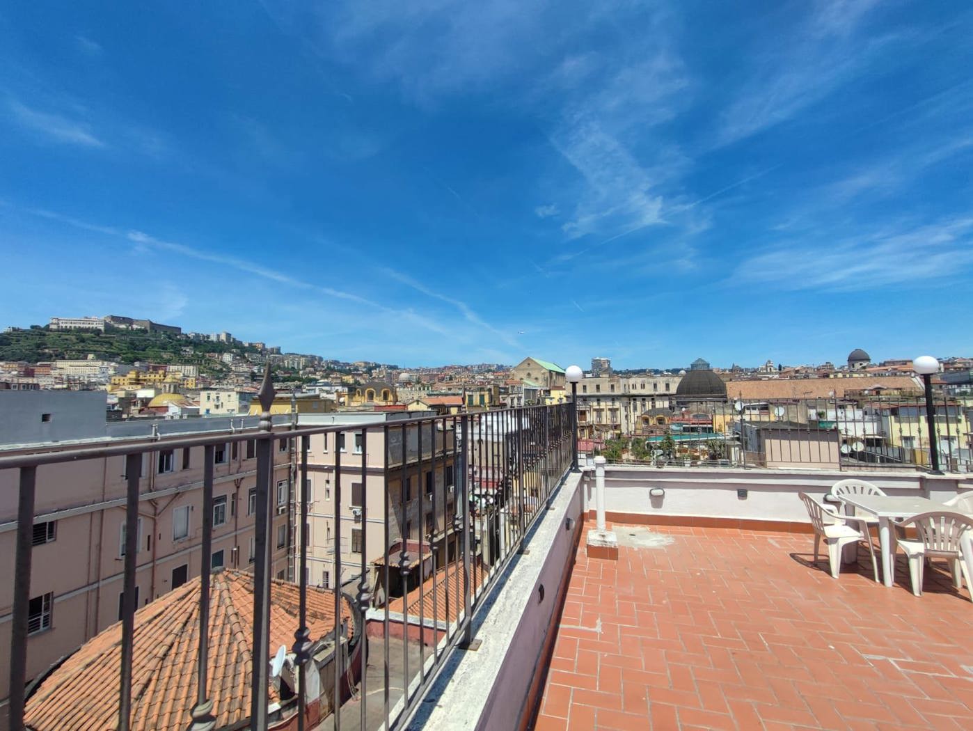Bilocale arredato in affitto a Napoli