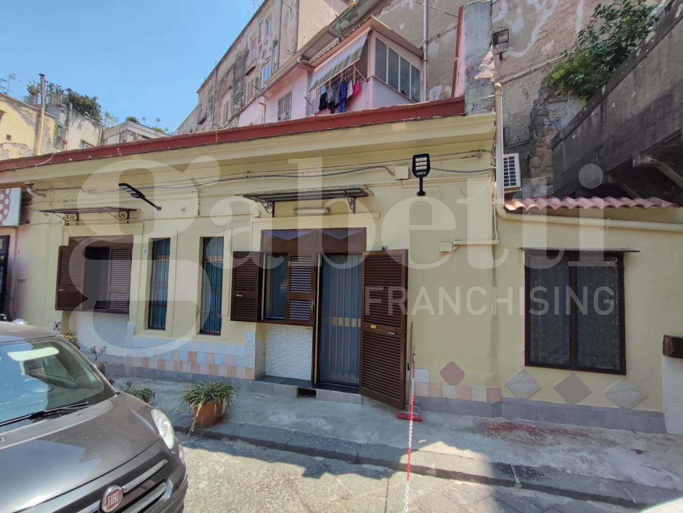 Bilocale arredato in affitto a Napoli