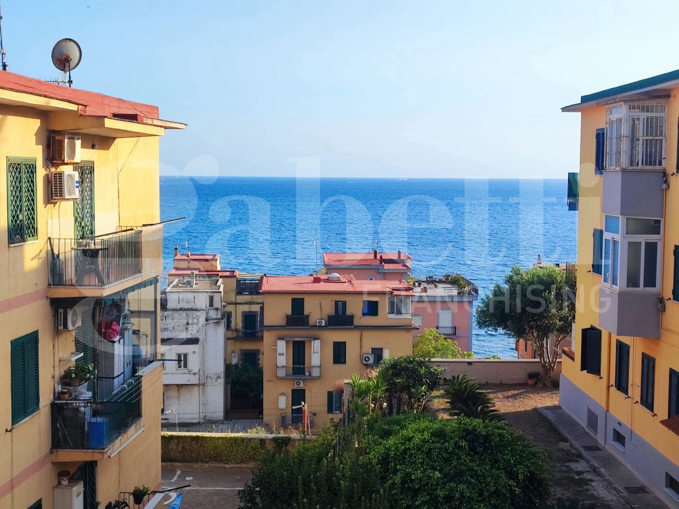 Quadrilocale vista mare a Napoli