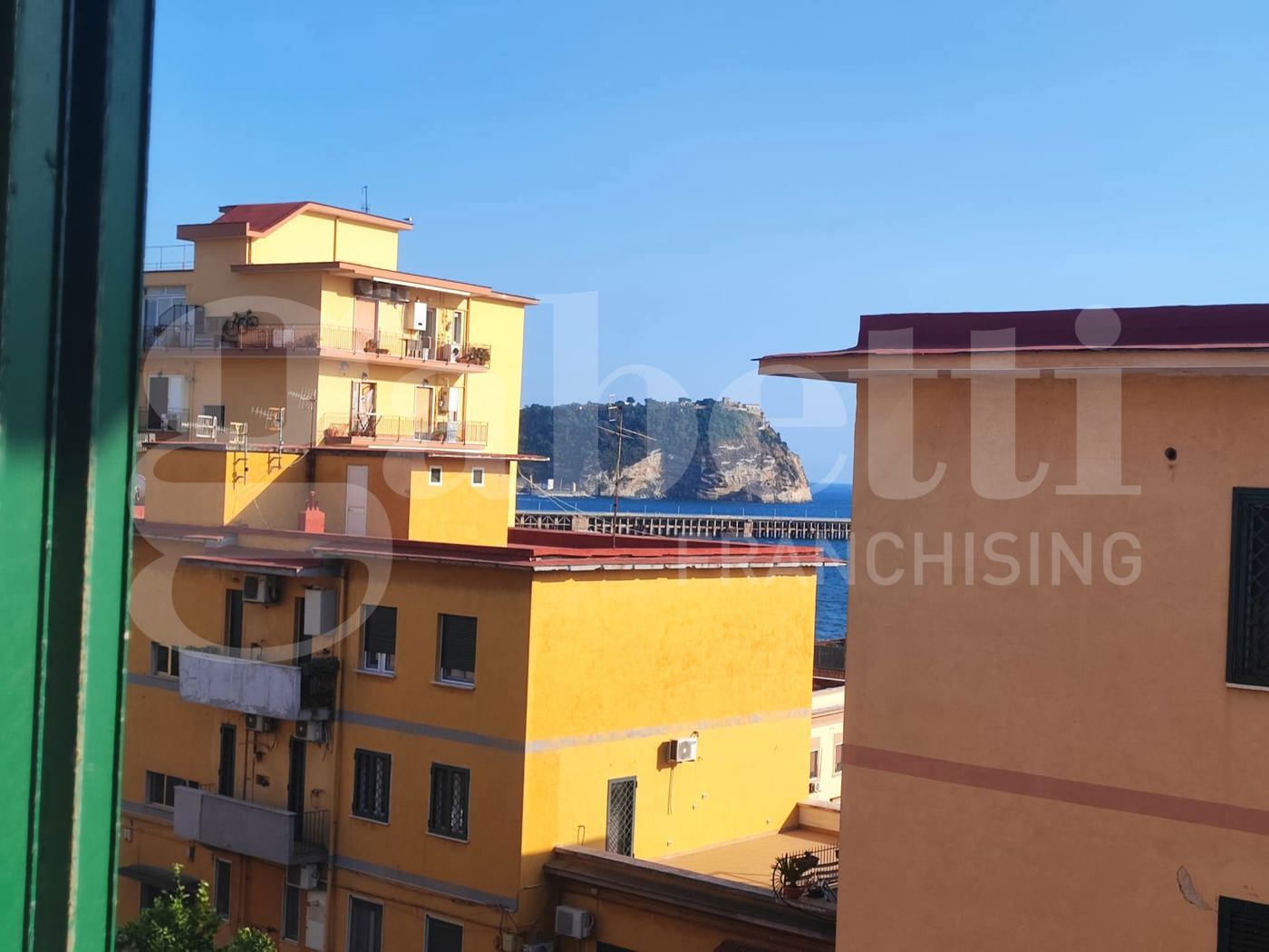 Quadrilocale vista mare a Napoli