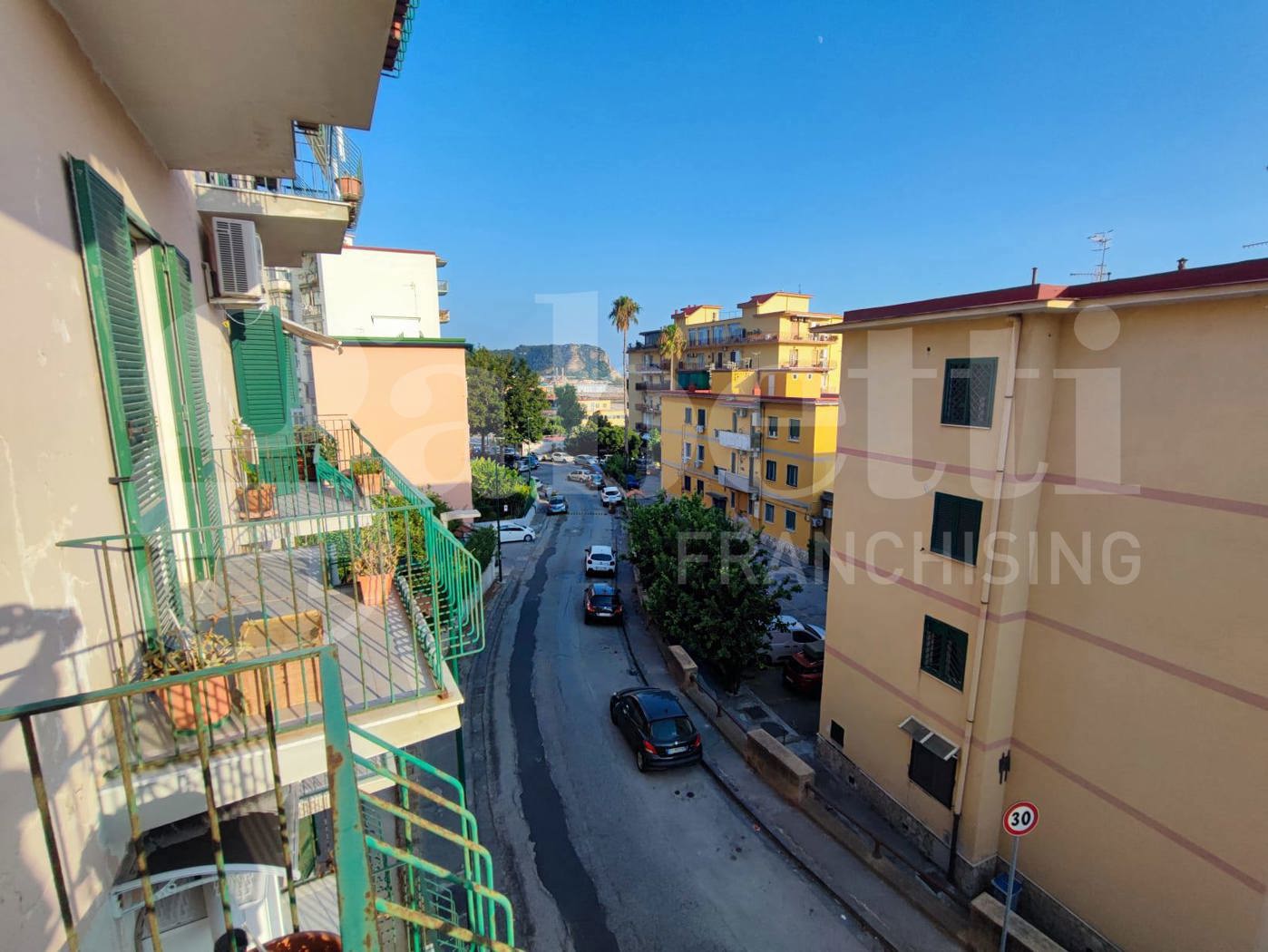Quadrilocale vista mare a Napoli