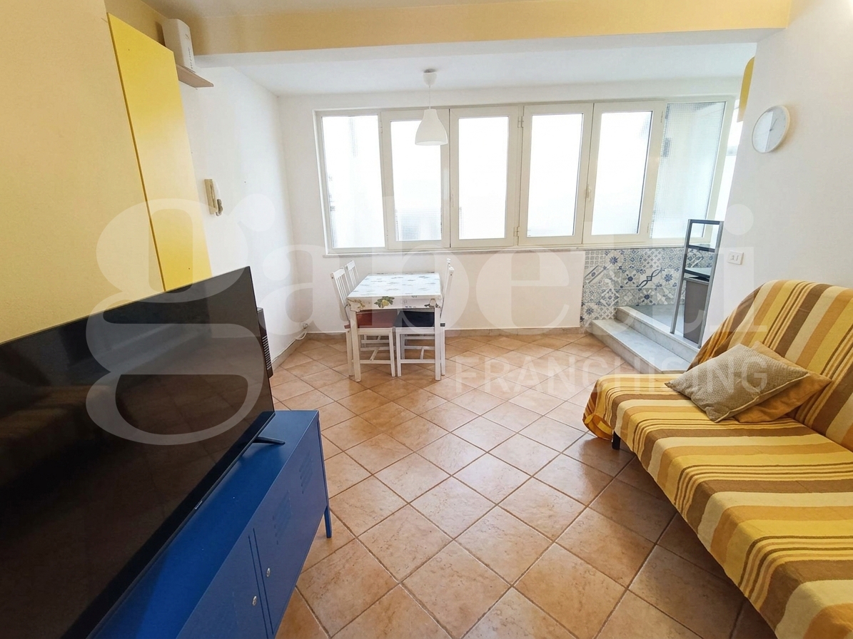 Bilocale arredato in affitto a Napoli