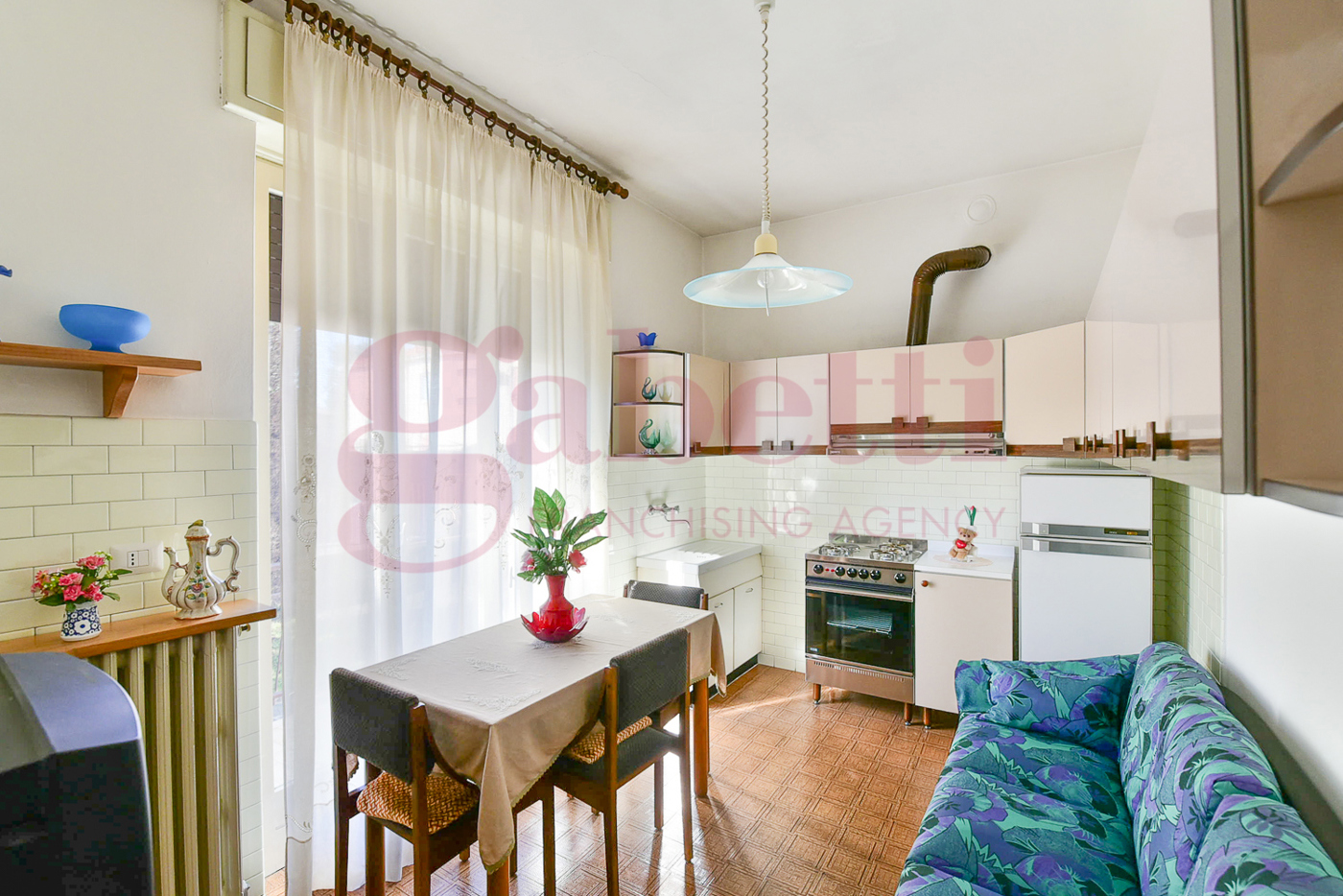 Trilocale con box a Figino Serenza