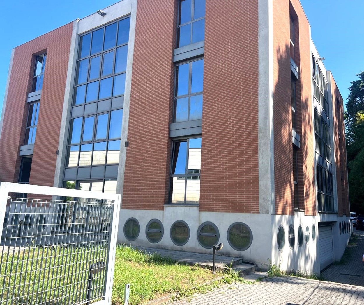 Ufficio con box doppio a Cant
